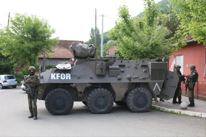 A szerbek belengették a hadsereg bevetését, ha a KFOR nem tudja kezelni a koszovói helyzetet