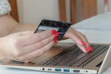 A rendőrség munkatársainak adják ki magukat, így próbálnak csalók pénzt leemelni bankszámlákról