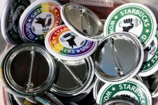 Pride-os kiegészítők miatt terveznek sztrájkot az amerikai Starbucks-alkalmazottak