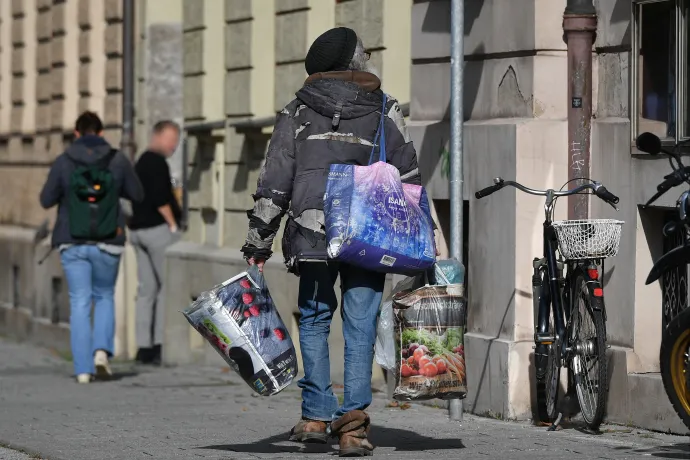 Hallás- és beszédsérült személyek kizsákmányolása miatt vizsgálódik a DIICOT