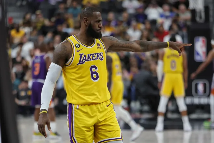 LeBron James a Lakers mezében – Fotó: Jim Poorten / 2022 NBAE