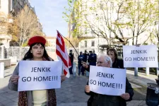 Pew Research Center: A magyarok többsége nem bízik Amerikában, Bidenben meg pláne nem