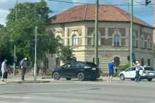 A tram-traineket gyártó cég mérnökének autójába csapódott bele egy tram-train Szegeden