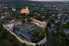 „Legfeljebb a kisbolt előtt isznak az emberek” – élet a magyar vidéken, ahol a leggyorsabban csökken a születésszám