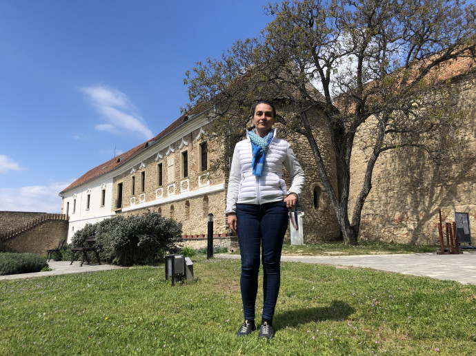 Gászné Bősz Bernadett a pécsváradi várban. 