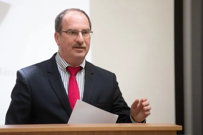 A Fidesz Lomnici Zoltánból és Patyi Andrásból is alkotmánybírót csinál