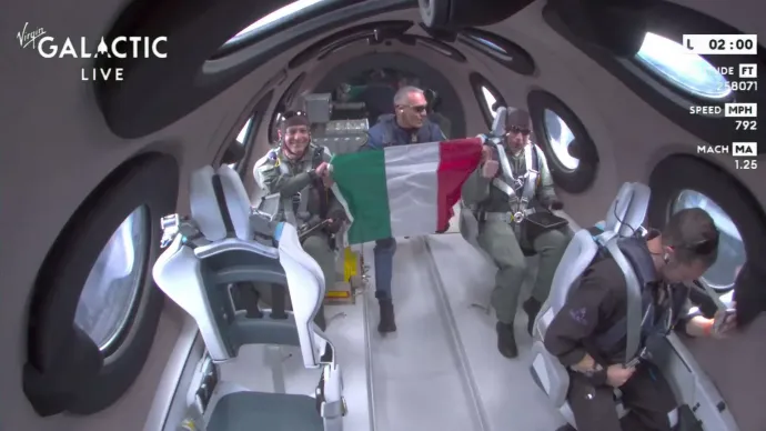 A Virgin Galactic első járatára három olasz kutatót fizettek be – Fotó: AFP