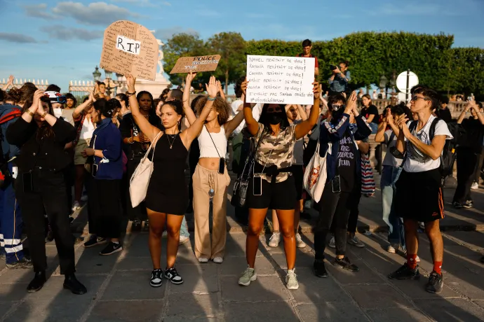 A 17 éves Nahel M. lelövése miatt tiltakozók Párizsban 2023. június 30-án – Fotó: Ameer Alhalbi / Getty Images