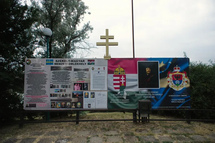 A nemzeti emlékhelyet ismertető tabló – Fotó: Bálint András / Szegeder / Telex 