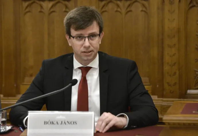 János Bóka, State Secretary for EU Affairs at the Ministry of Justice, speaking at an award ceremony at the Hungarian Parliament on 12 June Photo: Lajos Soós / MTI