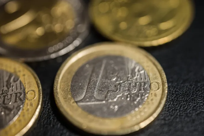 A magyarok 72 százaléka szeretné, ha bevezetnék az eurót