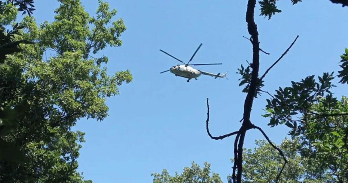 Nem engedték fel a meghalt siklóernyős családtagját és annak ügyvédjét a helikopterre a helyszíni tárgyaláson