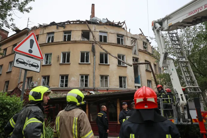 Fotó: Roman Baluk / Reuters; Press service of the State Emergency Service of Ukraine