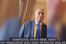 Orbán Viktor nevetgélve, sompolygó sunyi rókának nevezte Hadházyt, amikor az a repülőútjáról kérdezte