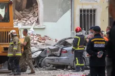 Egy nő holttestét is kiemelték a lvivi romok alól, Moszkva katonai objektumokról beszél