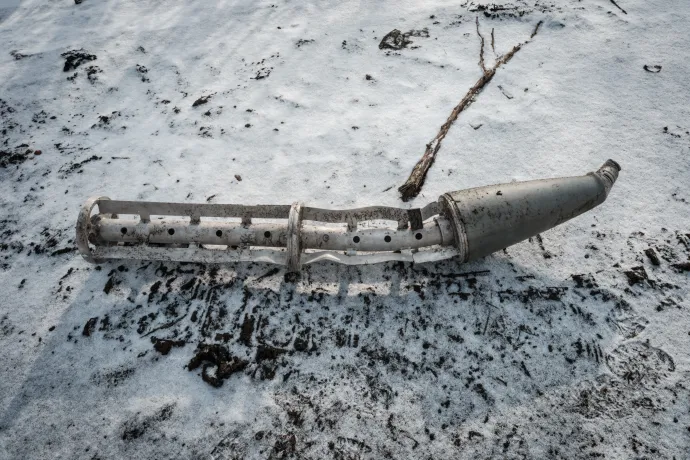 Egy kazettás bomba hüvelye Zaricsnyében február 6-án – Fotó: Yasuyoshi Chiba / AFP