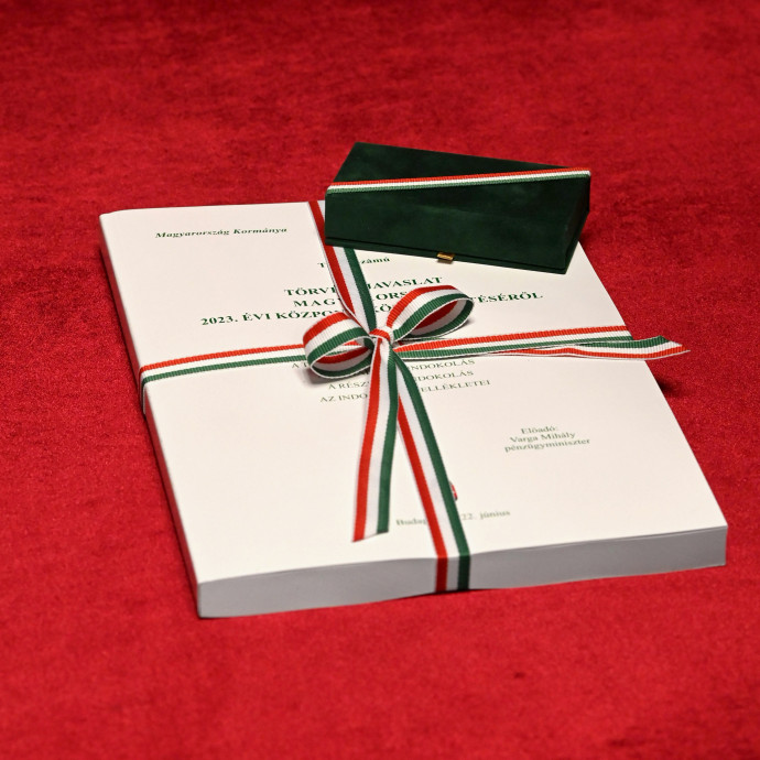 Akár 6 százalékosra is duzzadhat az idei költségvetési hiány, de a kormány egyelőre nem tervez újabb lépéseket