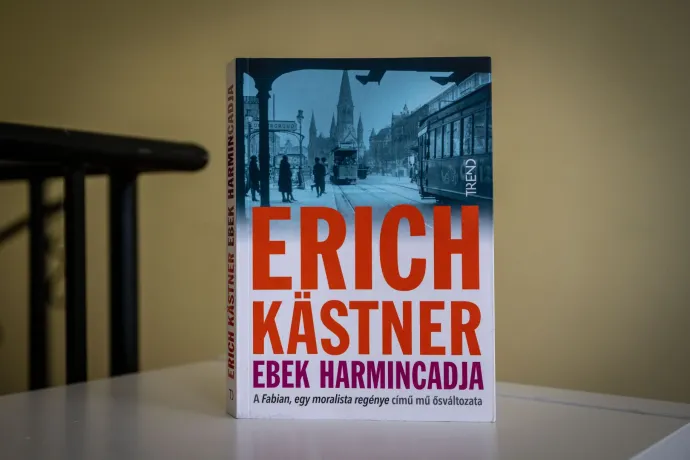 Tobzódik a szexben Kästner felnőtteknek írt, figyelmeztető jelnek szánt könyve, amelyet a nácik máglyára vetettek