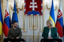 A szlovák elnök további fegyvereket ígért a Pozsonyba látogató Zelenszkijnek
