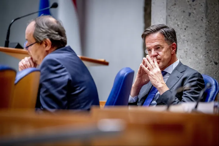 Összeomlott a holland kormánykoalíció