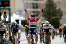 Vas Kata Blanka szakaszt nyert a legnagyobb női kerékpárversenyen