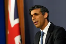 Nem ajánlja a brit miniszterelnök Ukrajnának a kazettás bombák bevetését