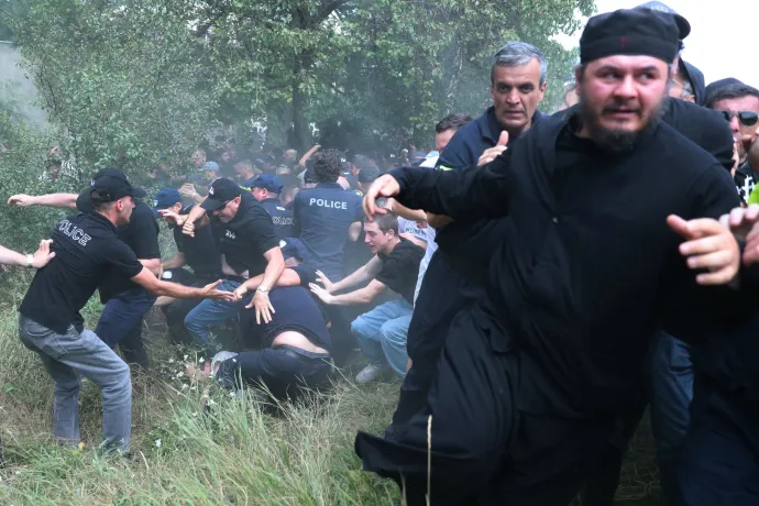 Az erőszakos támadások miatt lefújták a grúziai Pride-ot