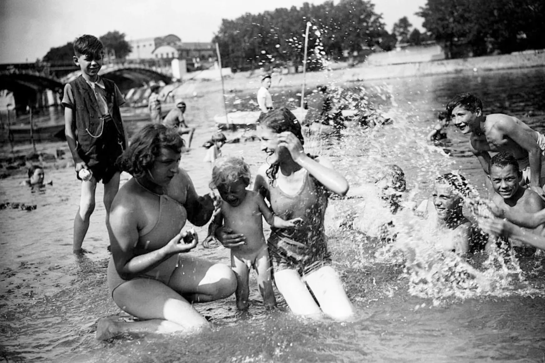 A hundred years later, from the year 2025, you can bathe in the Seine again