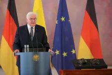 A német elnök szerint nem szabad akadályozni, hogy az USA kazettás lőszereket szállítson Ukrajnának