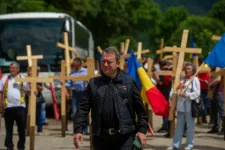 A Védelmi Minisztériumtól reméli az Úzvölgyében kihelyezett újabb keresztek hivatalossá tételét a Nemzet Útja