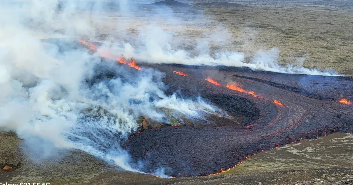 After six days and 12,000 earthquakes, a volcanic eruption began in Iceland