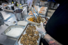 Hozzá kell szokni, hogy egy ezressel drágább a munkahelyi ebéd