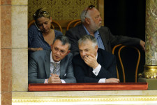 Liberalizáltak egy piacot, a Habony-Garancsi duó kapta az első engedélyt