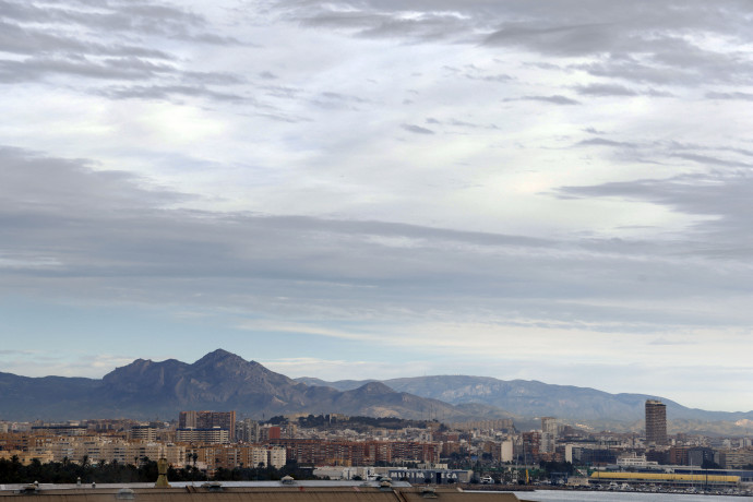 Alicante 2022 decemberében. Fotó: Ludovic Marin / AFP)