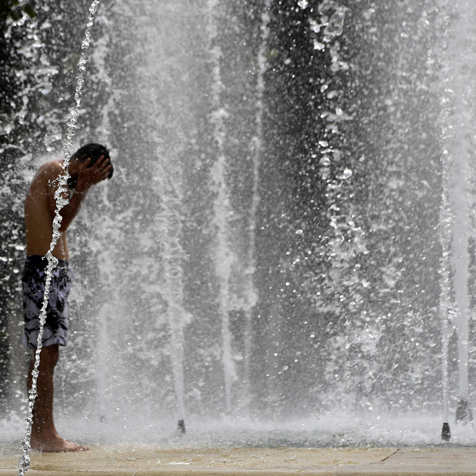 Rettentő meleg az idei nyár, bár Magyarországon ezt épp kevésbé érezzük