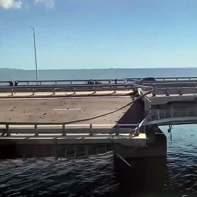 Azzal csábították az orosz turistákat, hogy a Krím biztonságos, majd felrobbant a híd