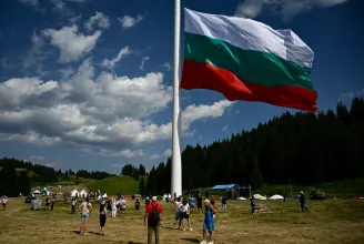 Félmillió eurós zászlórúdszörnyet adtak át Bulgáriában
