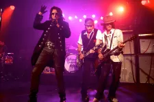 Lemondta budapesti koncertjét Johnny Depp és Alice Cooper zenekara, a Hollywood Vampires