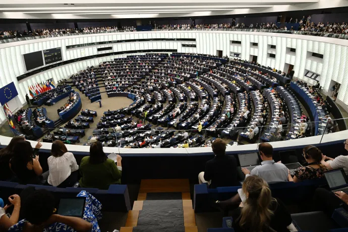Az Európai Parlament képviselői szavaznak a természethelyreállítási törvényről Strasbourgban, 2023. július 12-én – Fotó: Frederick Florin / AFP 