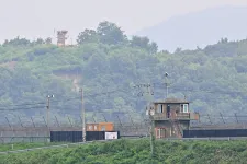Nincs hír az amerikai katonáról, aki nevetve szökött át Észak-Koreába