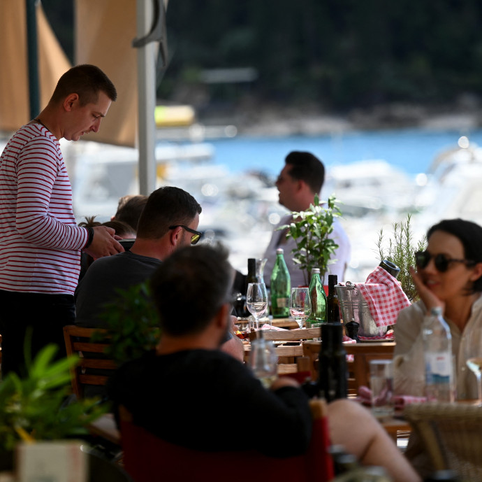 Nekünk a Balaton drága, a németeknek és cseheknek az Adria