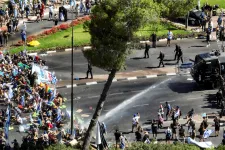 Hiába a tömeges tüntetések Izraelben, elfogadták az igazságügyi reformot