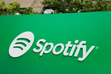 Nőtt az előfizetőinek száma, de kevesebbet keres rajtuk a Spotify