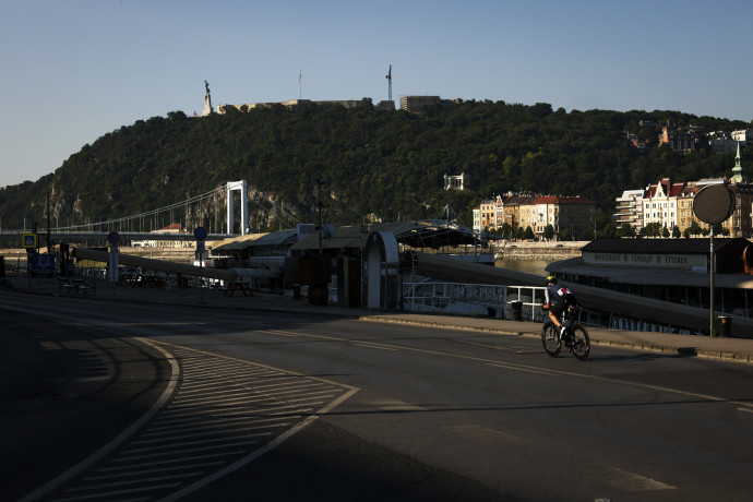 Klubtagságival lehessen közlekedni a városban!