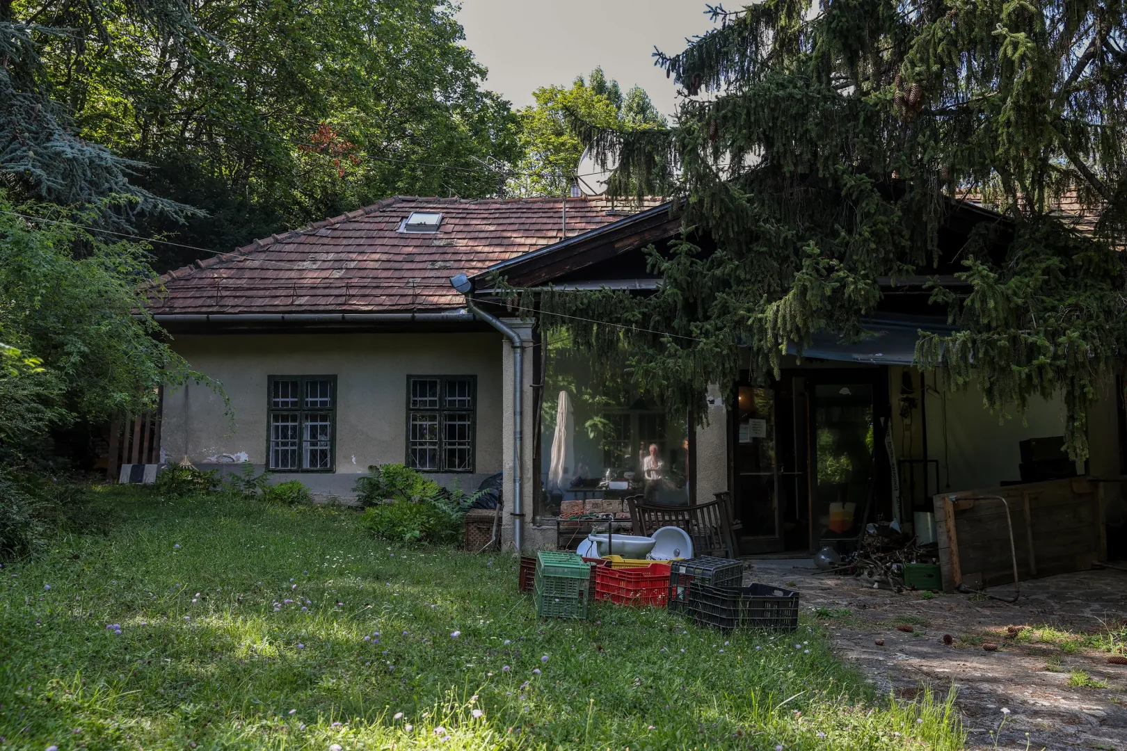 1991 óta élt a házban Hendrey Tibor és családja – Fotó: Melegh Noémi Napsugár / Telex