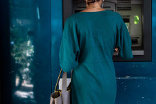 Minden forintba belekapaszkodnak a magyar háztartások, európai szinten kimagasló mértékben próbálunk takarékoskodni