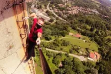 Lezuhant egy hongkongi toronyház tetejéről az a francia férfi, aki megmászta a világ legmagasabb épületeit