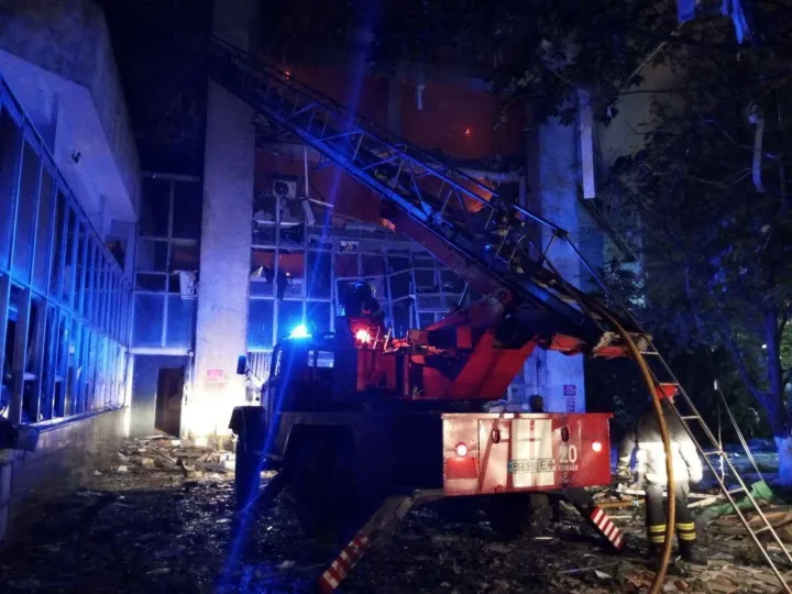 Oleh Kiper, a dél-ukrajnai Odessza régió kormányzójának Telegram-csatornája által közreadott képek a pusztításról a legutóbbi orosz dróntámadás helyszínén 2023. augusztus 2-án – Fotó: Oleh Kiper / Odesa Regional State Administration / Reuters