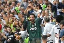 Ennyi volt – a világbajnok kapus, Buffon bejelentette visszavonulását
