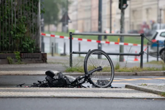 Törött fékkart hagytak egy román férfi lábában az orvosok, röntgen helyett hideg borogatást javasoltak